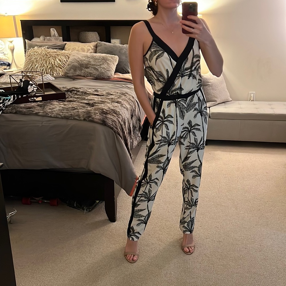 Black and White Palm Tree Jumper